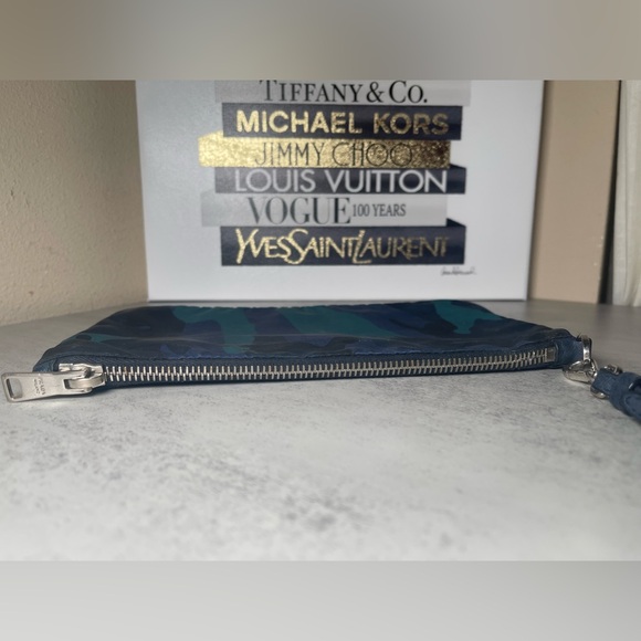 PRADA Tessuto Camouflage Nylon Wrislet Bag with detachable strap - Picture 7 of 13